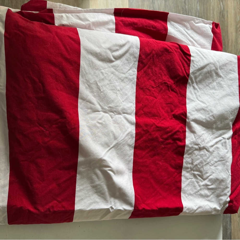 Red and White Rugby Striped Pottery Barn Twin Sized Duvet Cover - Picture 2 of 4
